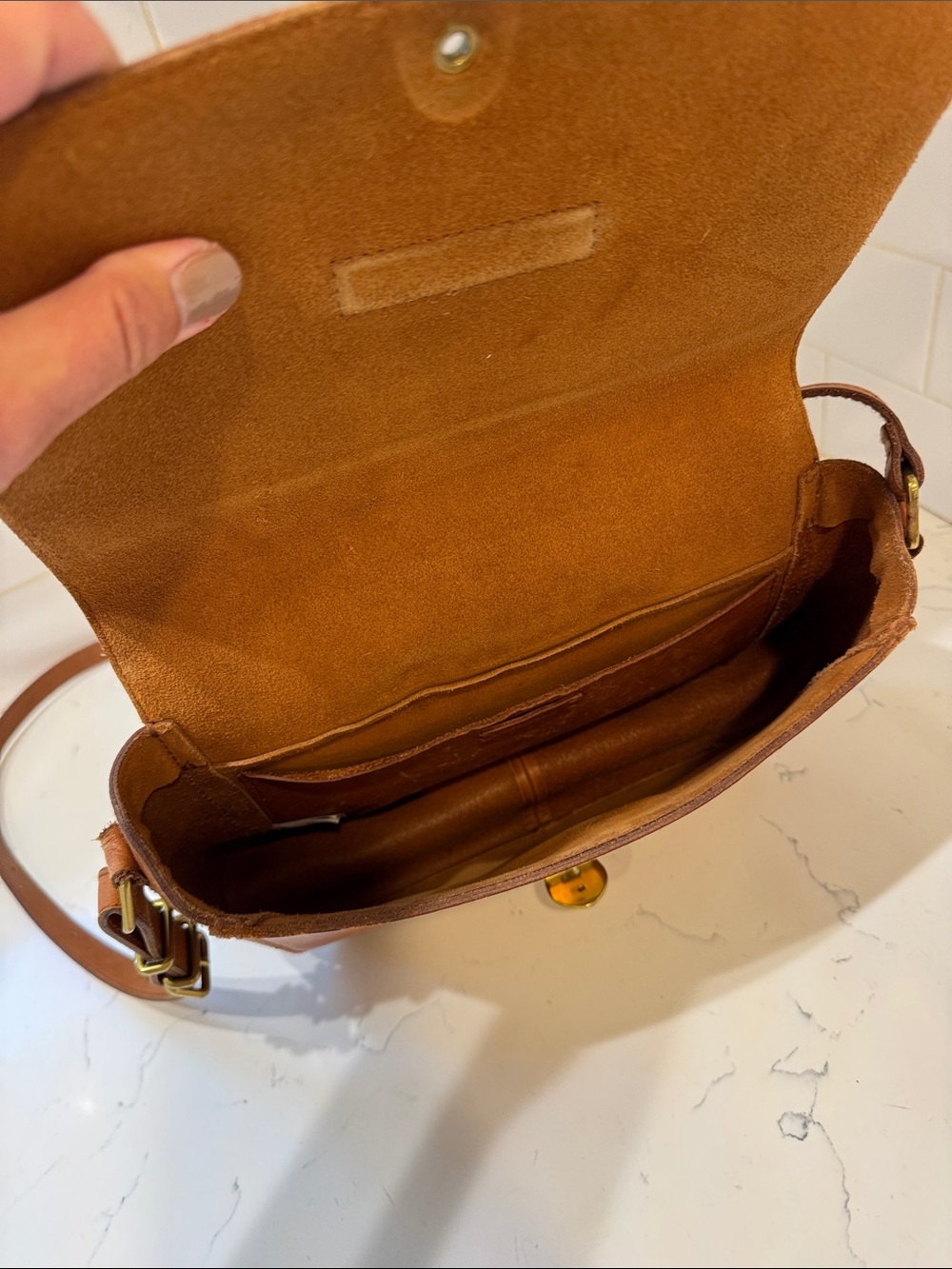 Madewell Tan Leather Flap Crossbody with Gold Clasp - Picture 3 of 7